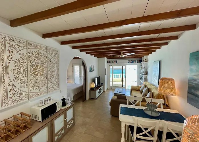 Apartment La Paloma Blanca - The White Dove *