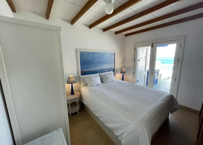 La Paloma Blanca - The White Dove * Playa Blanca (Lanzarote)